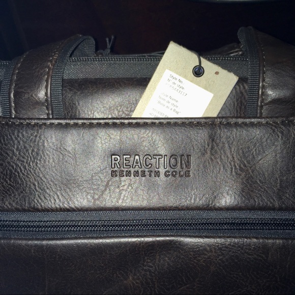 Kenneth Cole Reaction Bag - Picture 6 of 6